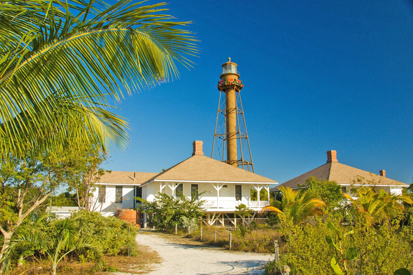 Sanibel Lighthouse – G.O.A.T House of Creative